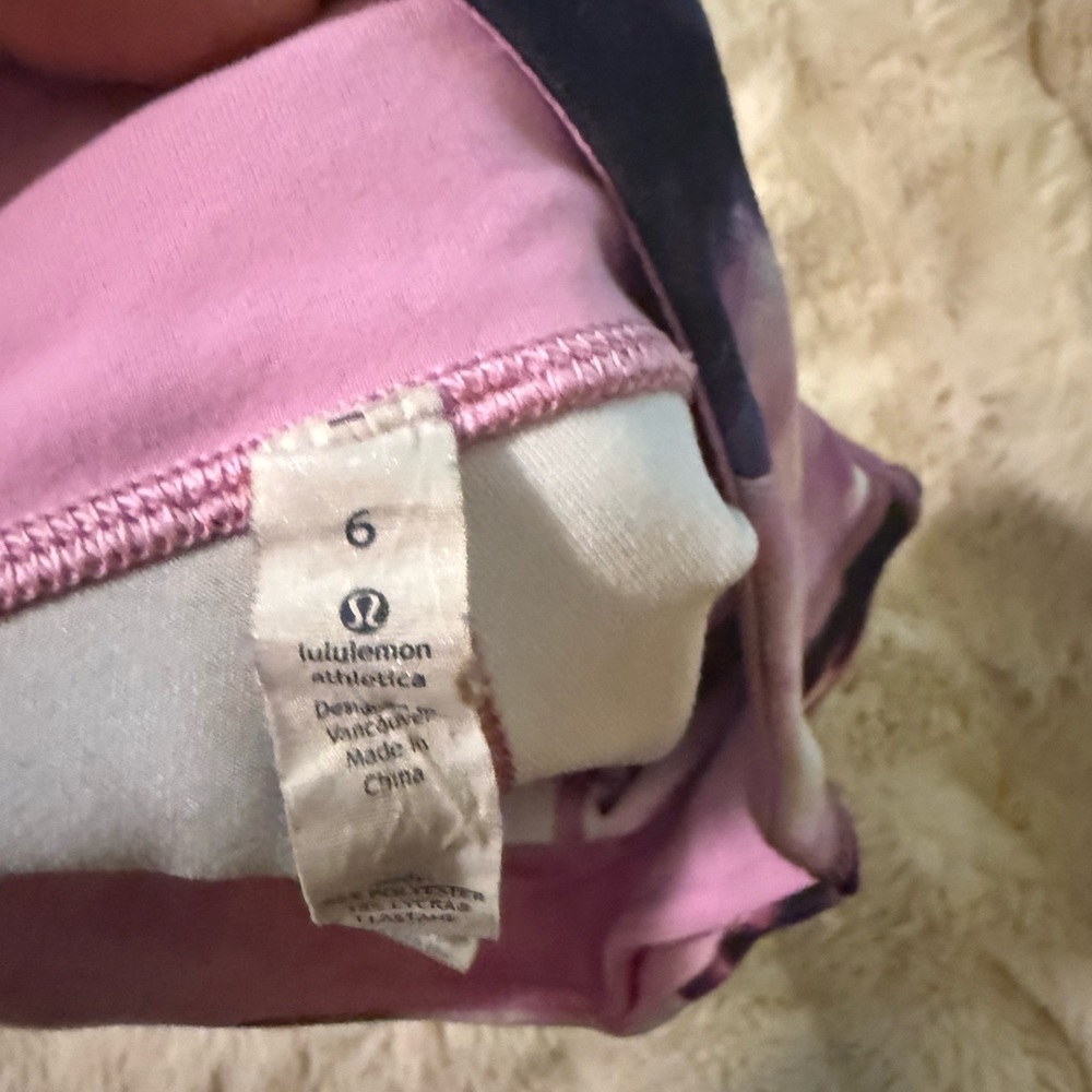 Lululemon Blooming Pixi 🎀 Wunder Under Crop Size 6 - Picture 4 of 5